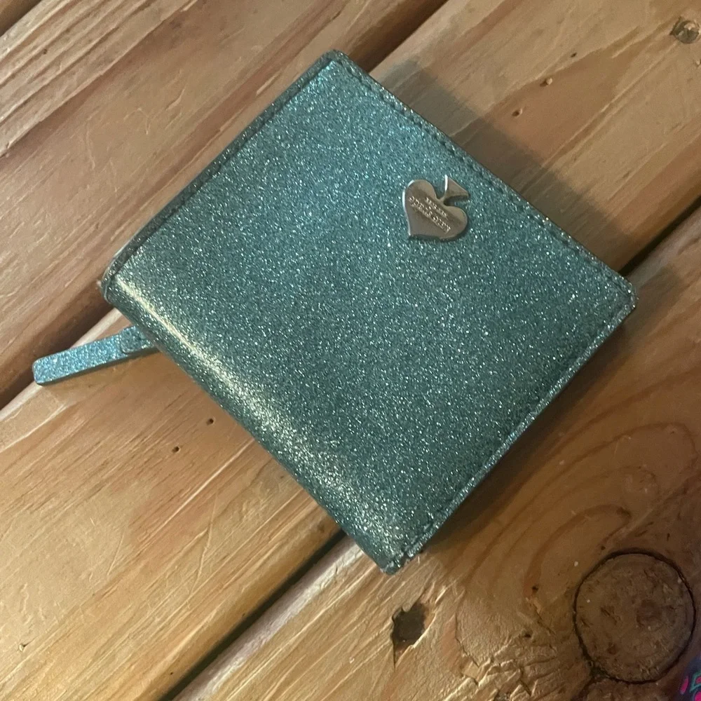 Kate Spade Wallet - Picture 1 of 3